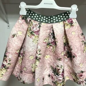 Authentic monnalisa skirt for girls 8 years old. Used but never worn.